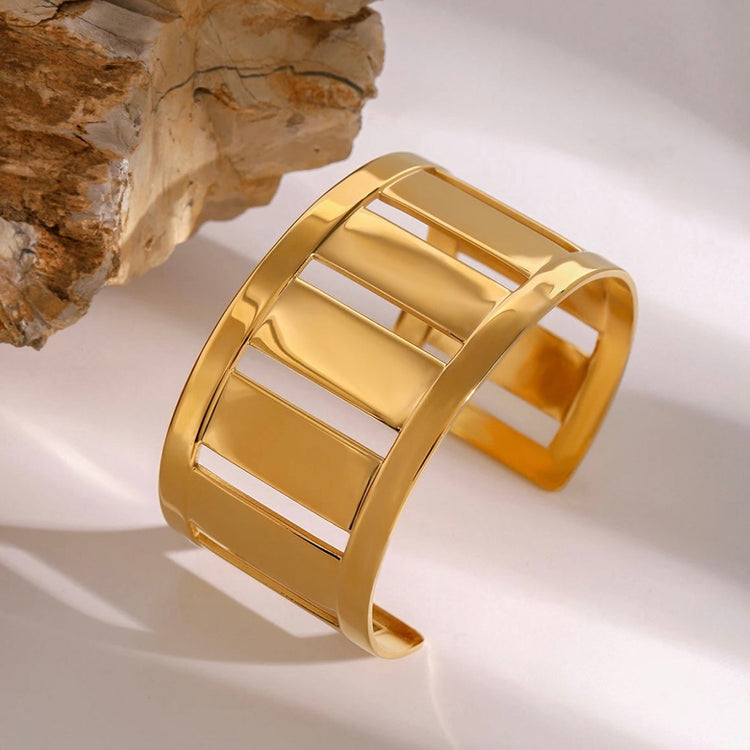 Wide Cuff Bracelet XMTX Collections