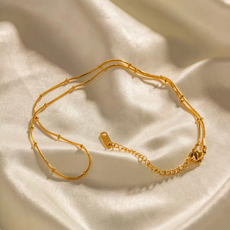 Made to last!
Tarnish and Water Resistant, Hypoallergenic
16.5 inches long- 2" Extension
Closure :Lobster Clasp
18k Gold Plated over 316L Stainless Steel base.