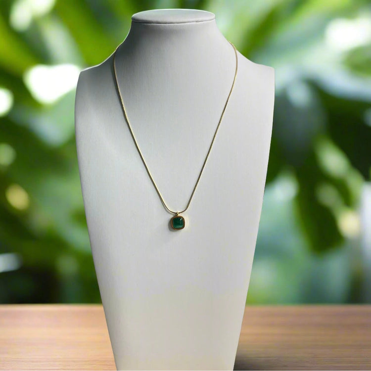 Lorna Green Opal Pendant Necklace XMTX Collections