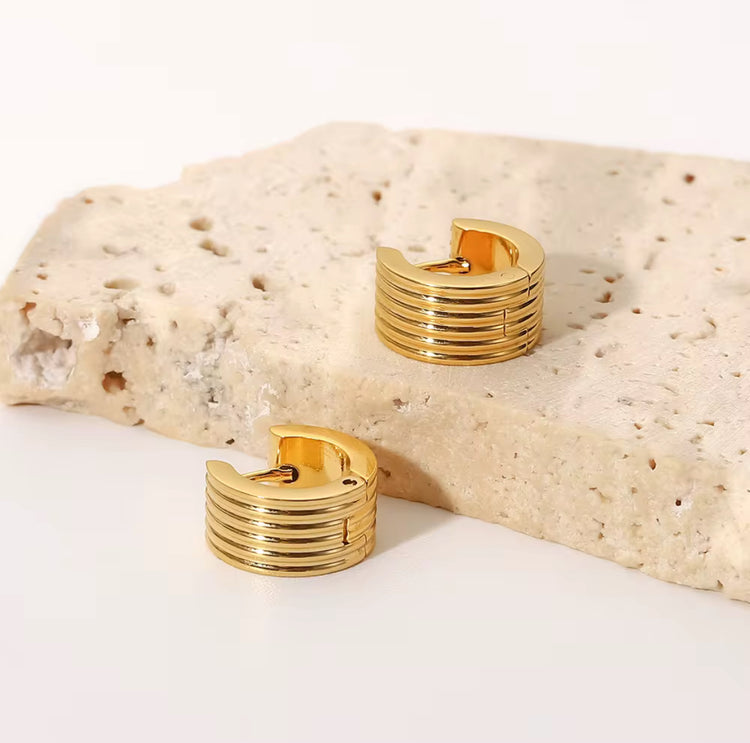 These Nova Wide Hoop Earrings are the perfect accessory for every day wear. Their simple design adds a touch of elegance to any outfit, making you feel confident and stylish. Complete your look with these versatile and timeless earrings!
Made to last!
Tarnish and Water Resistant, Beach & Shower friendly, Hypoallergenic
.5&