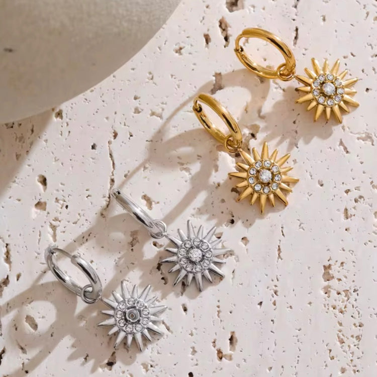 Experience endless summer vibes with Sun Huggies Earrings. These earrings keep the feeling of summer alive forever, making them the perfect accessory for any sun lover. Stay stylish and always feel the warmth of the sun with these trendy earrings.
Made to last! Non Tarnish and Water Resistant, Hypoallergenic
18K Gold Plated over 316L Stainless Steel base