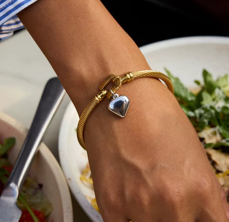 Horseshoe Clasp Heart Bangle XMTX Collections