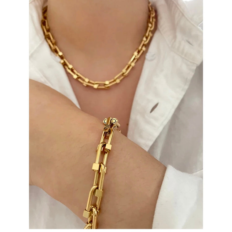 Horseshoe Bracelet XMTX Collections