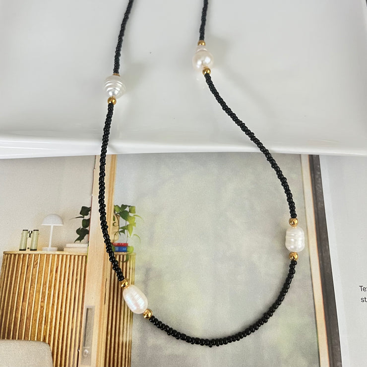 Black Beads & Pearls Necklace