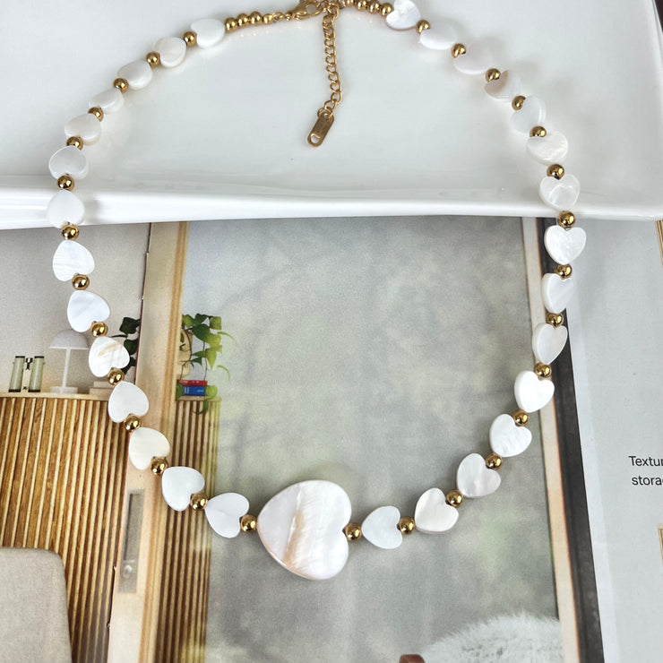 Handmade Nacre Hearts Choker