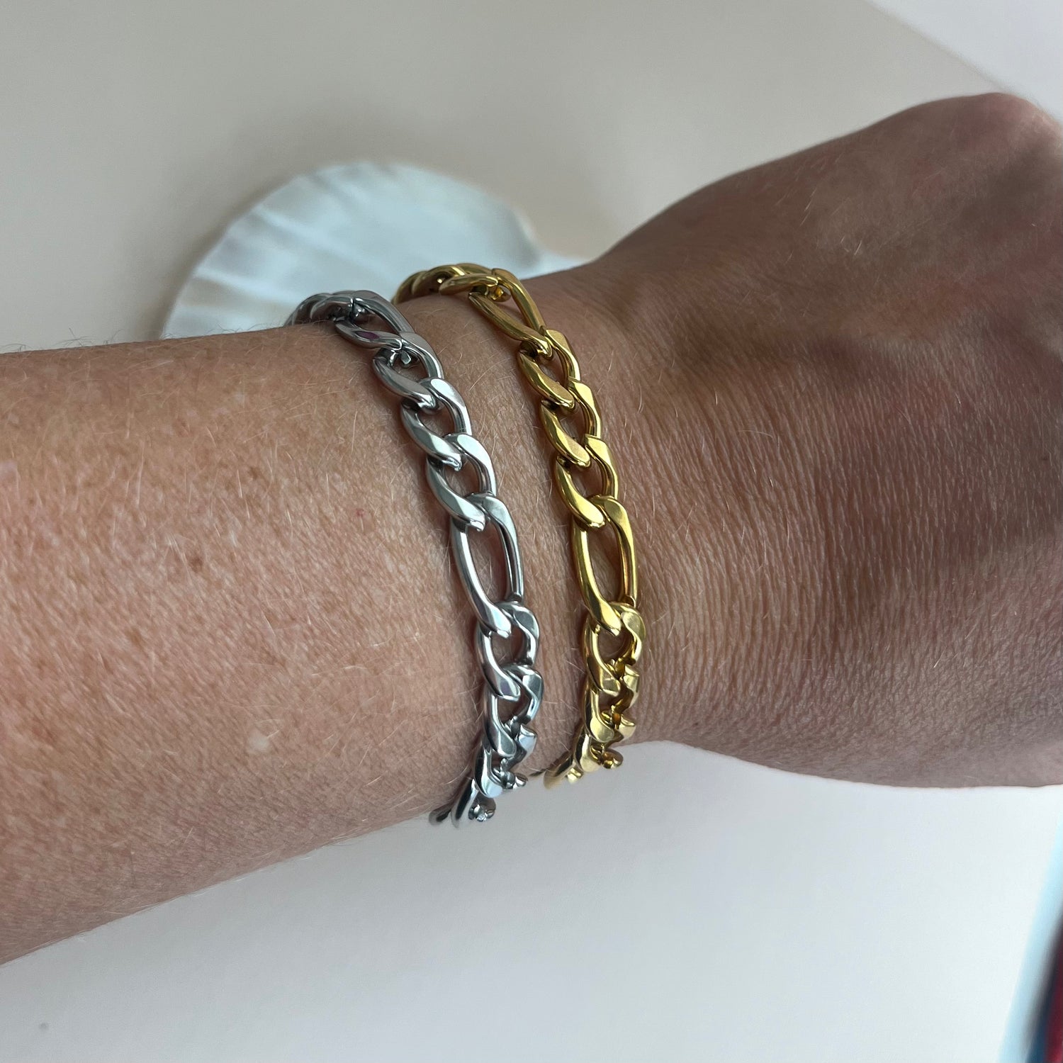 Figaro Chain Bracelet XMTX Collections
