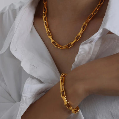 Nera Chunky Paperclip Necklace