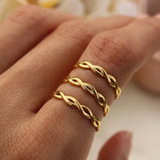 Minimalistic Twisted Ring