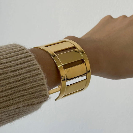 Wide Cuff Bracelet XMTX Collections